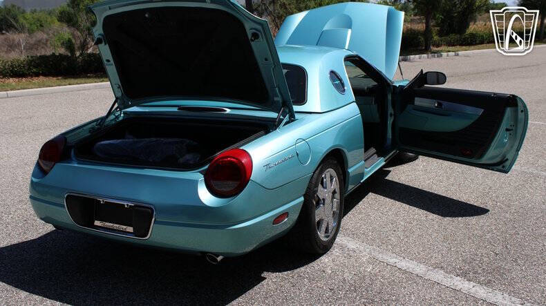 2002 Ford Thunderbird Deluxe