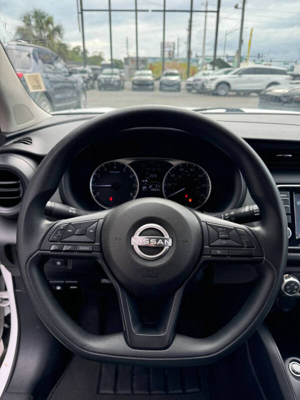 2024 Nissan Kicks S