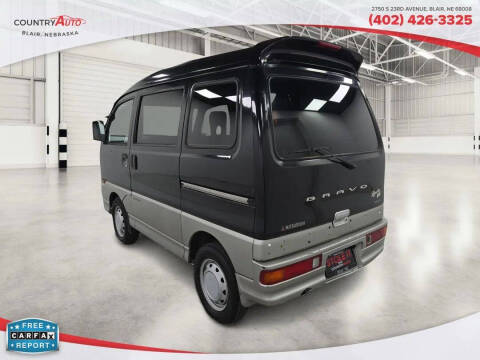 1996 Mitsubishi Bravo