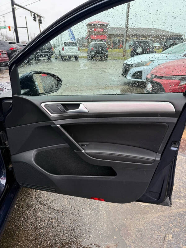 2017 Volkswagen Golf TSI Wolfsburg Edition