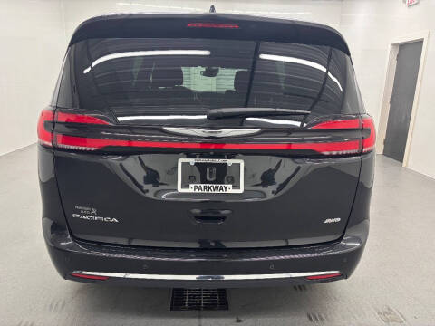 2022 Chrysler Pacifica Touring