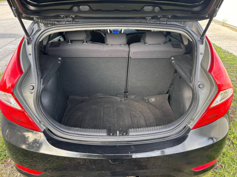 2013 Hyundai Accent SE