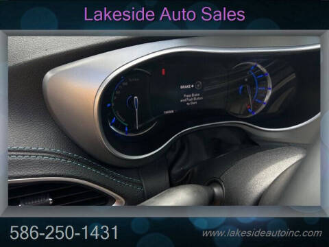 2017 Chrysler Pacifica Hybrid Platinum