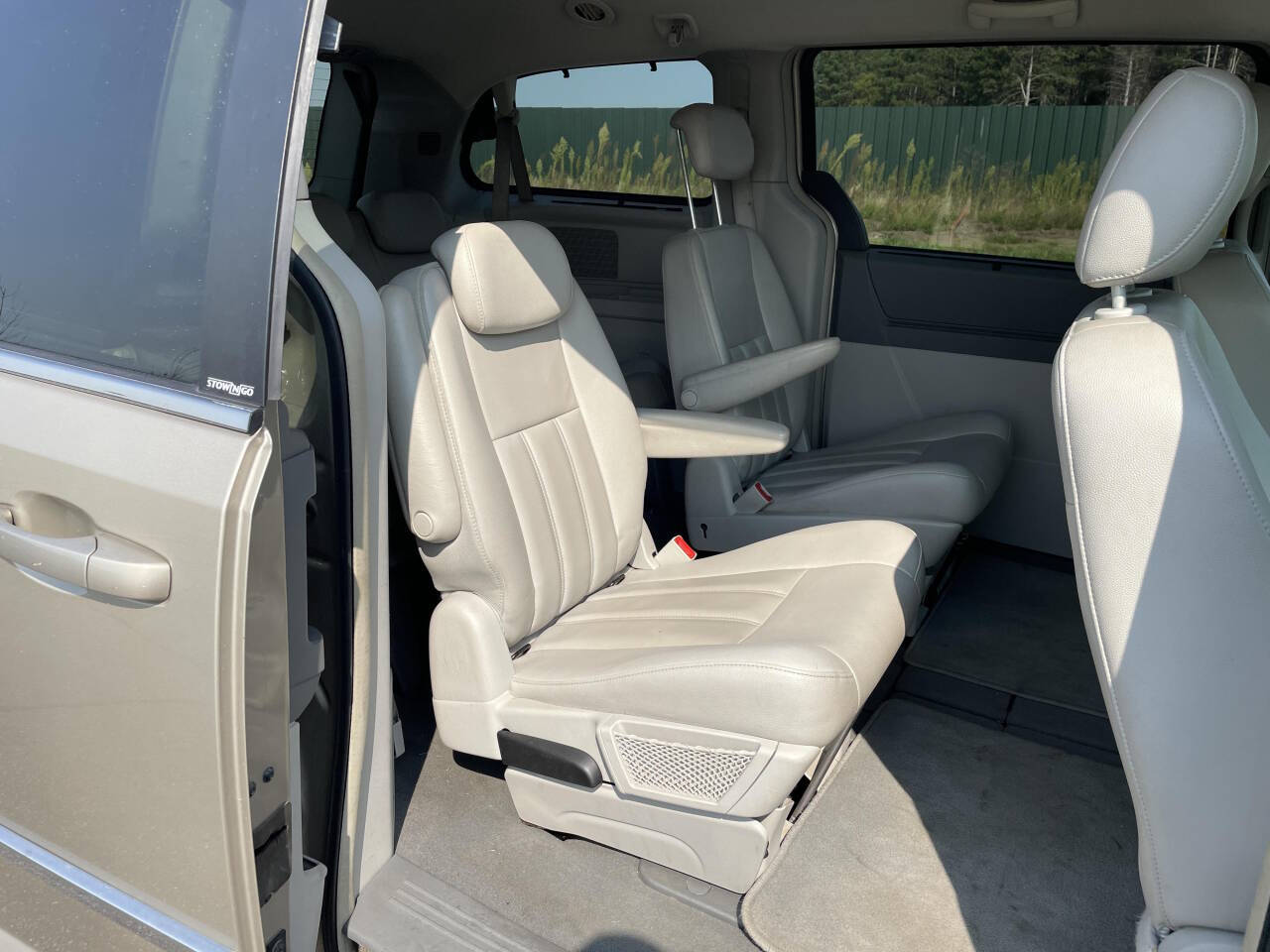 2009 Chrysler Town and Country for sale at Twin Cities Auctions in Elk River, MN