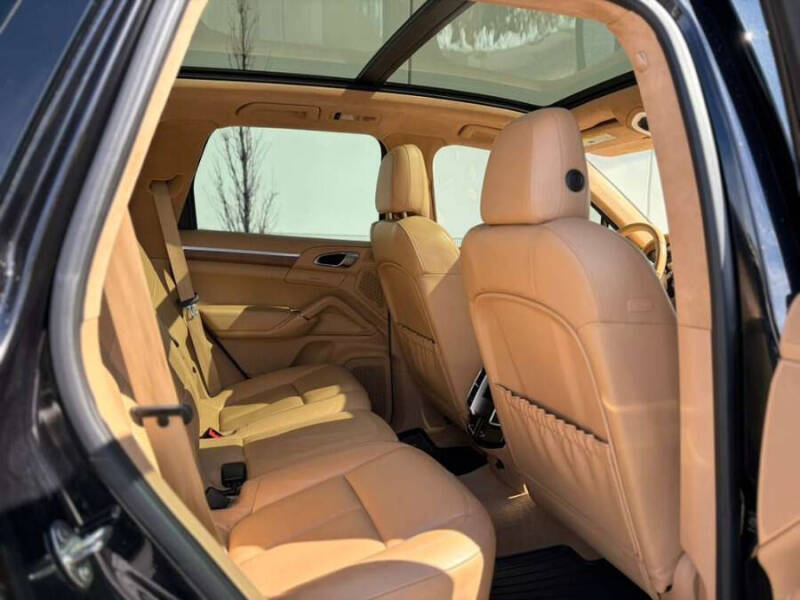 2013 Porsche Cayenne GTS