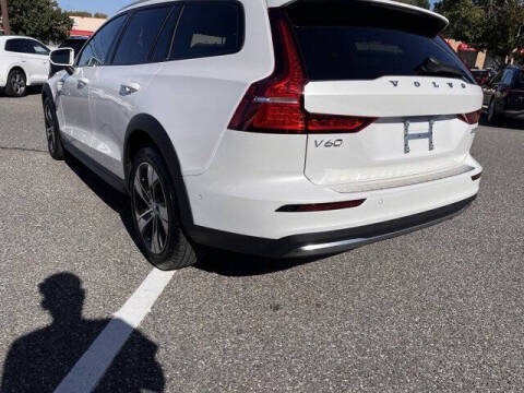 2024 Volvo V60 Cross Country B5 Plus
