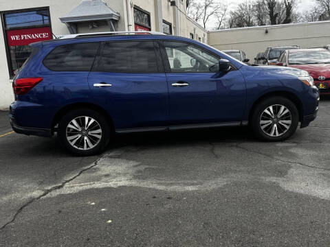 2017 Nissan Pathfinder SL