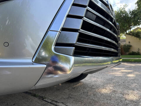 2019 Lexus LX 570 Three-Row