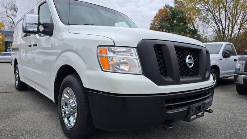 2015 Nissan NV Cargo SL's photo