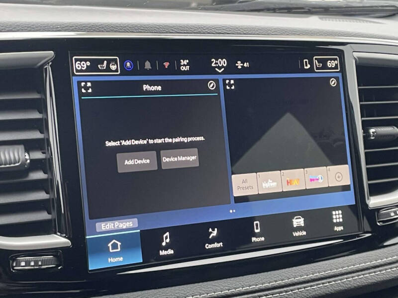 2026 Chrysler Pacifica Select