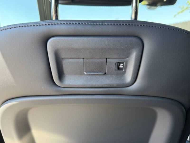 2024 Land Rover Discovery P360 Metropolitan