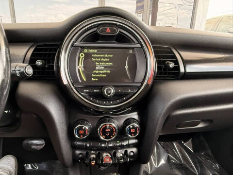 2017 MINI Hardtop 4 Door Cooper
