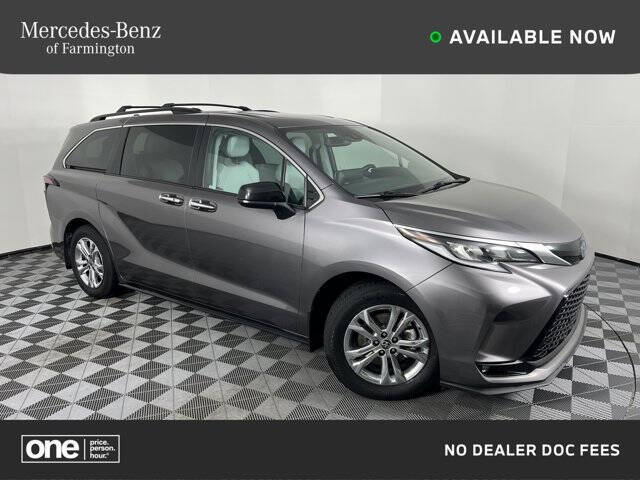 2022 Toyota Sienna XSE 7-Passenger