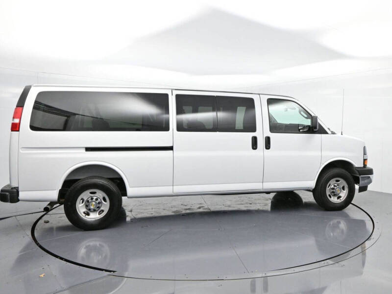 2025 Chevrolet Express LT 3500