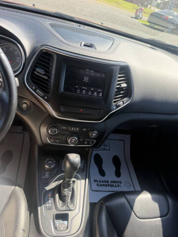 2019 Jeep Cherokee Latitude Plus