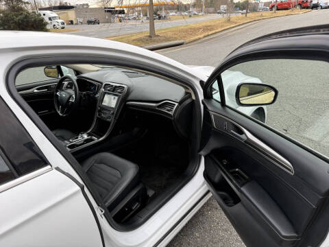 2017 Ford Fusion Hybrid SE