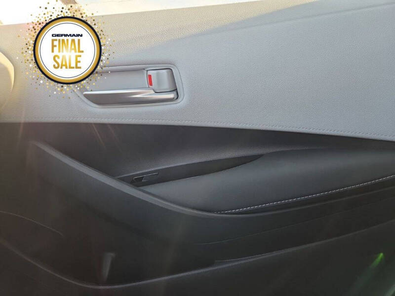 2025 Toyota Corolla Hatchback SE