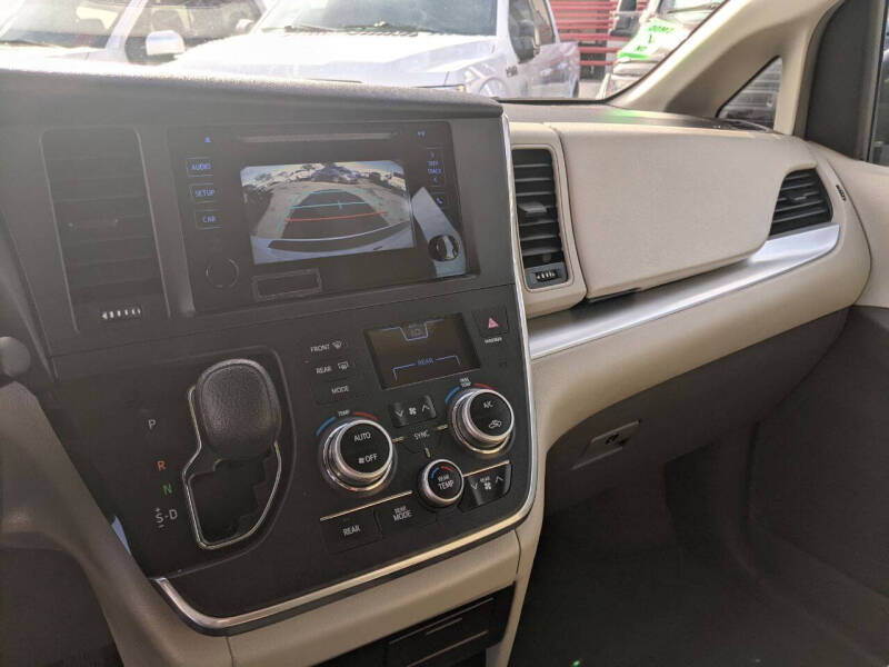 2017 Toyota Sienna L 7-Passenger