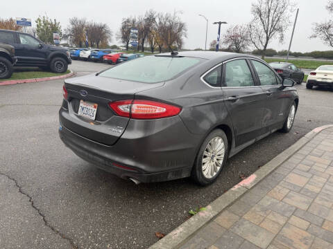 2016 Ford Fusion Hybrid SE