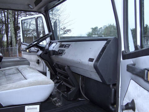 2002 Freightliner FL70