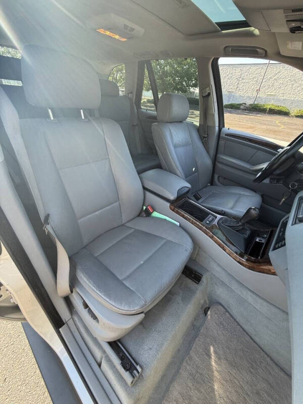 2003 BMW X5 3.0i