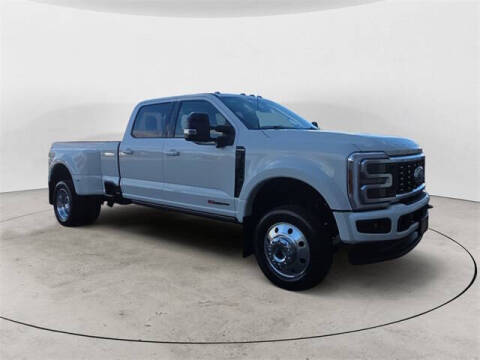 2025 Ford F-450 Super Duty Platinum