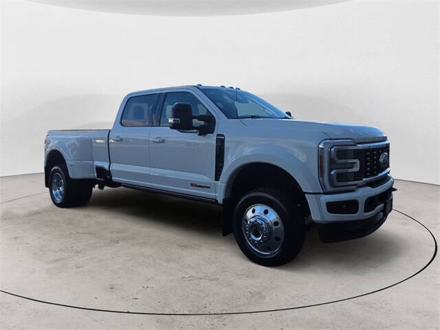 2025 Ford F-450 Super Duty Platinum