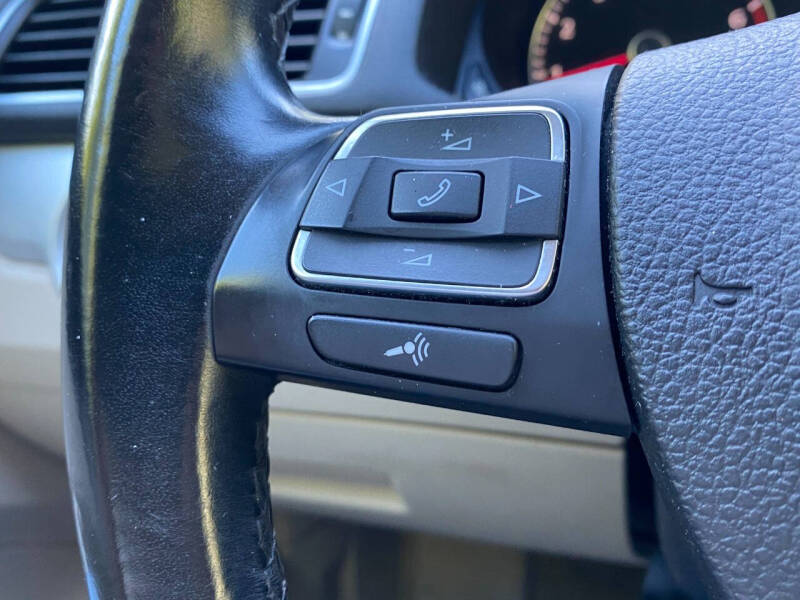 2013 Volkswagen Passat SE PZEV