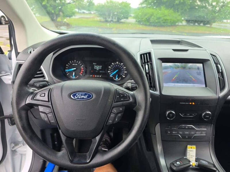2020 Ford Edge SE
