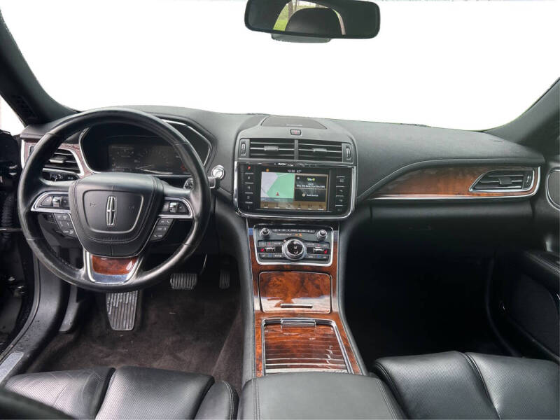 2017 Lincoln Continental Select