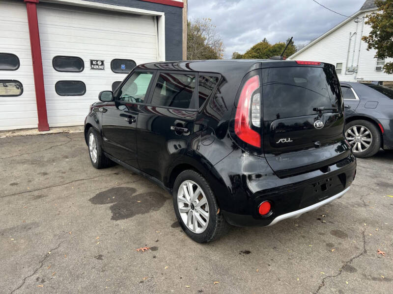 2018 Kia Soul +
