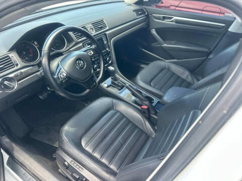 2017 Volkswagen Passat 1.8T SEL Premium