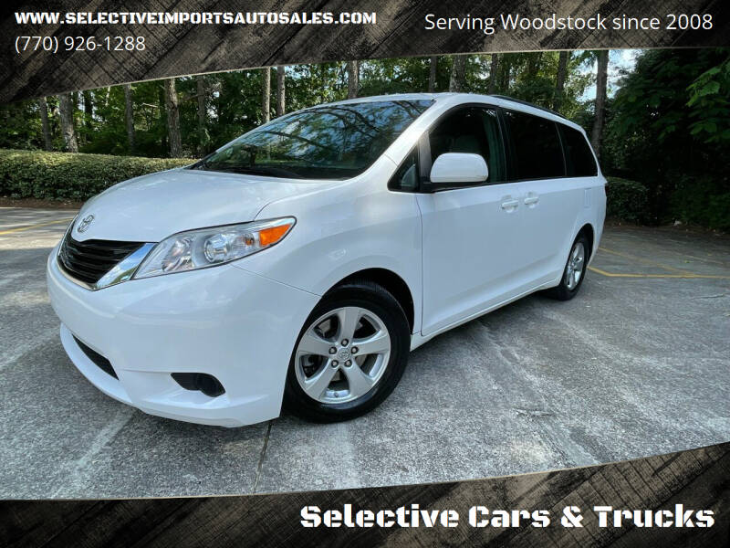 2015 Toyota Sienna for sale at Selective Cars & Trucks in Woodstock GA