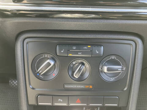 2016 Volkswagen Beetle 1.8T Dune PZEV