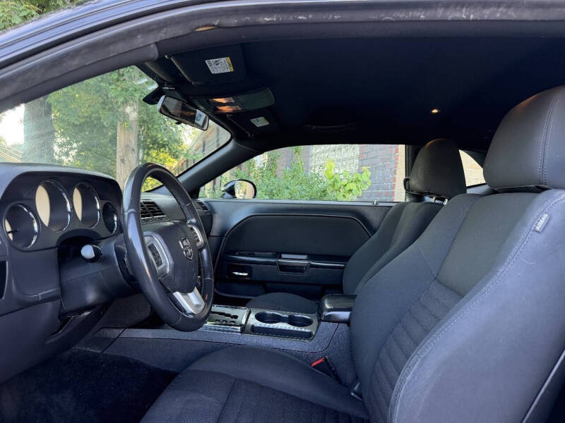 2013 Dodge Challenger SXT