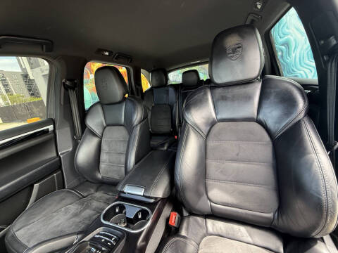 2018 Porsche Cayenne Platinum Edition