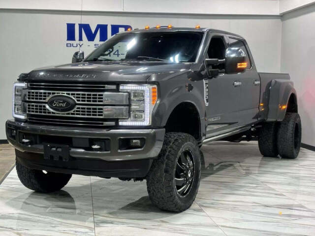 2017 Ford F-350 Super Duty for sale at IMD MOTORS, INC in Dallas, TX