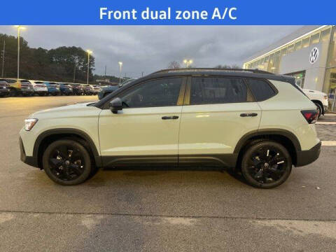 2026 Volkswagen Taos SE Black