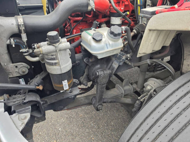 2018 Freightliner M2 106