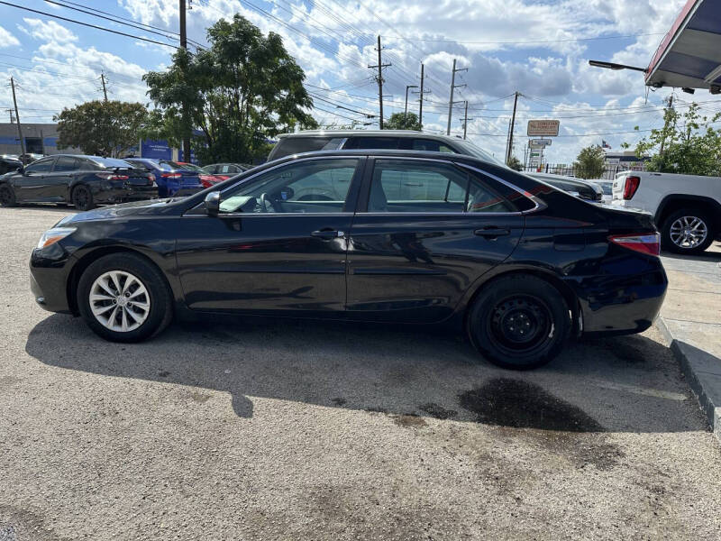 2017 Toyota Camry LE