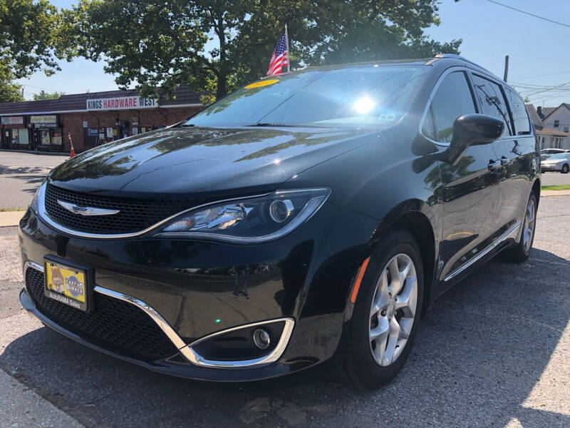 2017 Chrysler Pacifica Touring-L Plus