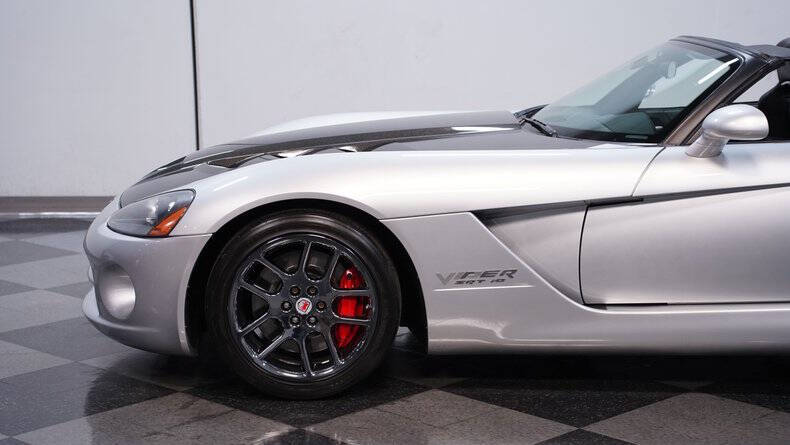 2005 Dodge Viper SRT-10