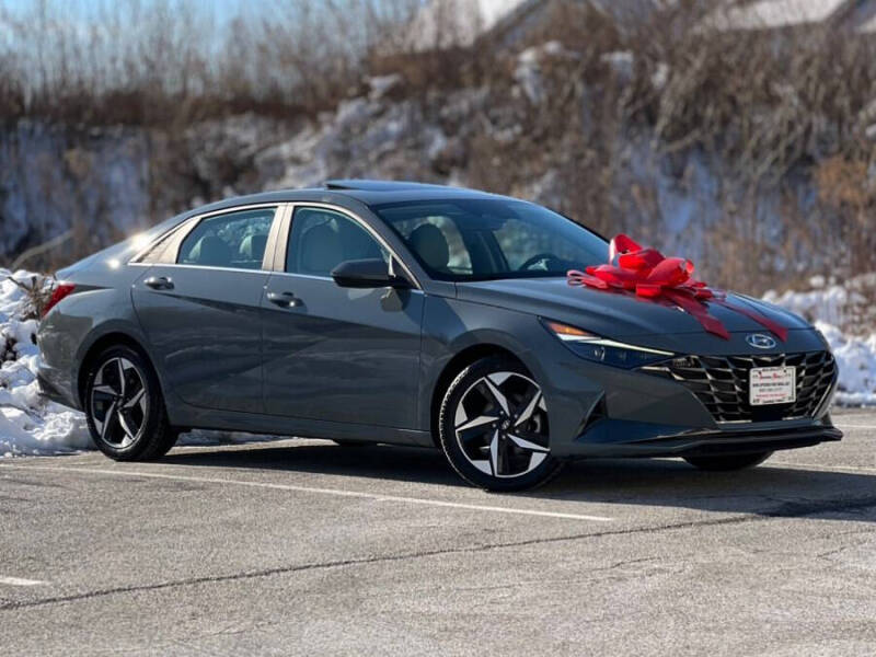 2021 Hyundai Elantra Limited's photo