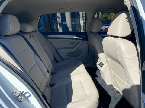 2015 Volkswagen Golf TDI S