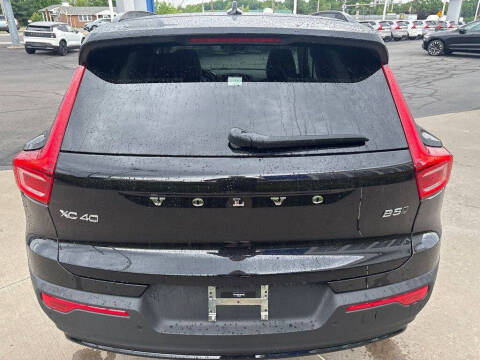 2026 Volvo XC40 B5 Plus