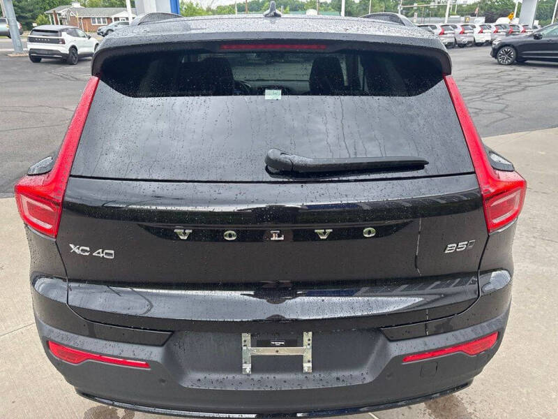 2026 Volvo XC40 B5 Plus