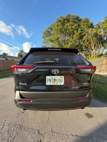 2021 Toyota RAV4 XLE