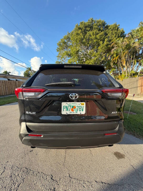 2021 Toyota RAV4 XLE