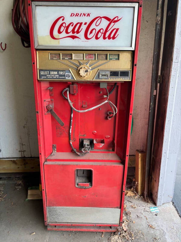  Vintage Coca Cola Machine Coca Cooler Machine for sale at E & A Auto Sales in Warren OH