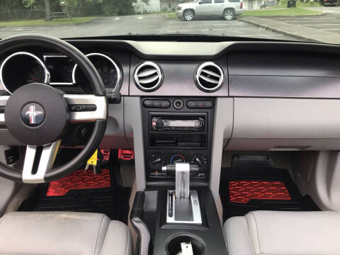 2007 Ford Mustang V6 Deluxe